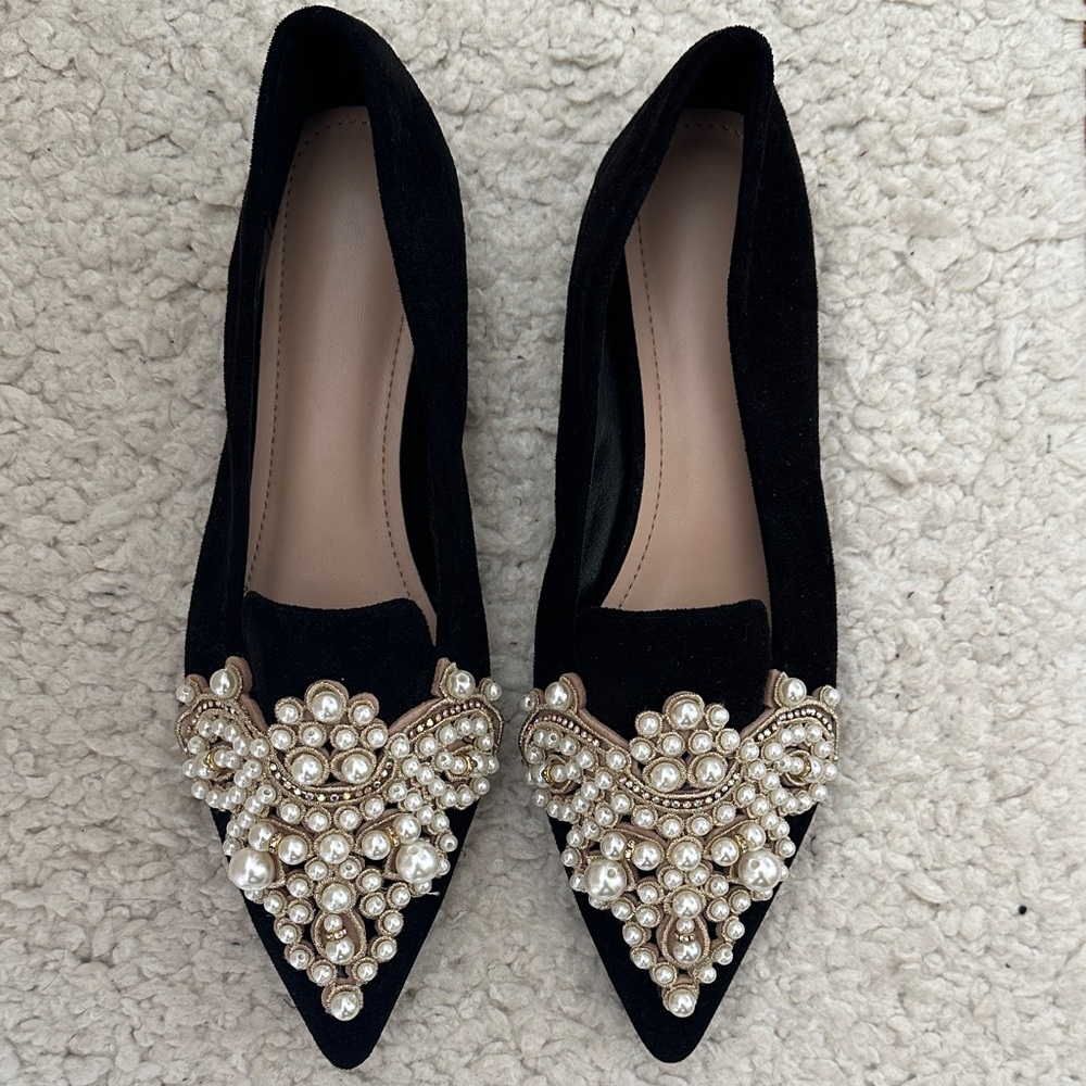 Elegant Black Embellished Flats